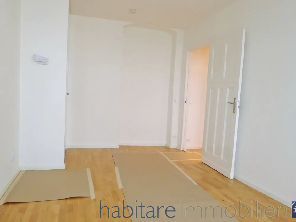 Modernisierte Komfortwohnung mit Parkett und Wannenbad - beliebte Karl-Kunger-Straße!