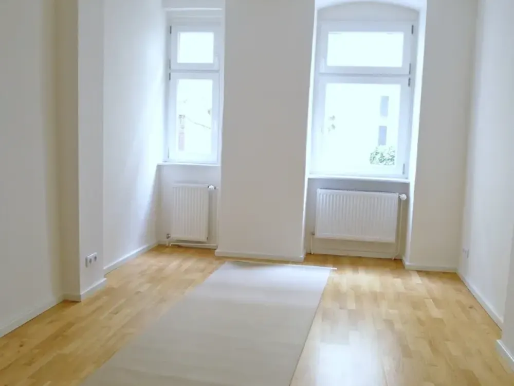 Modernisierte Komfortwohnung mit Parkett und Wannenbad - beliebte Karl-Kunger-Straße!