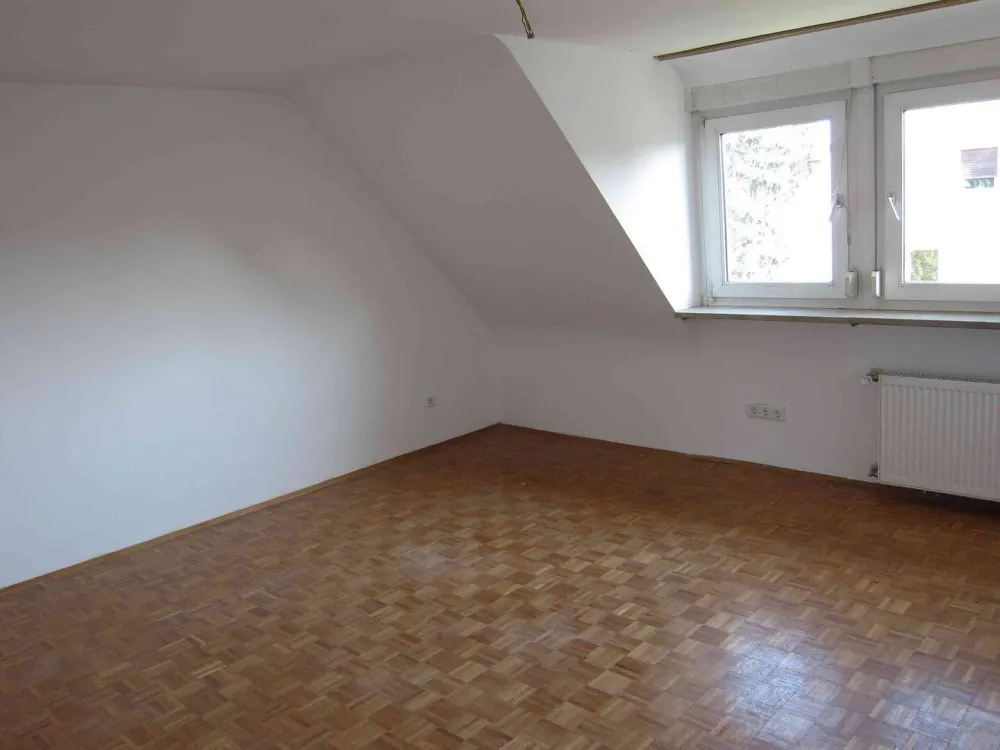 Helle 3-Zimmer-Wohnung mit zusätzlichem Arbeitszimmer und Balkon in ruhiger Lage