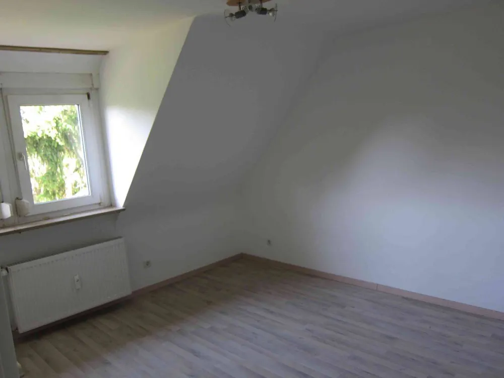 Helle 3-Zimmer-Wohnung mit zusätzlichem Arbeitszimmer und Balkon in ruhiger Lage