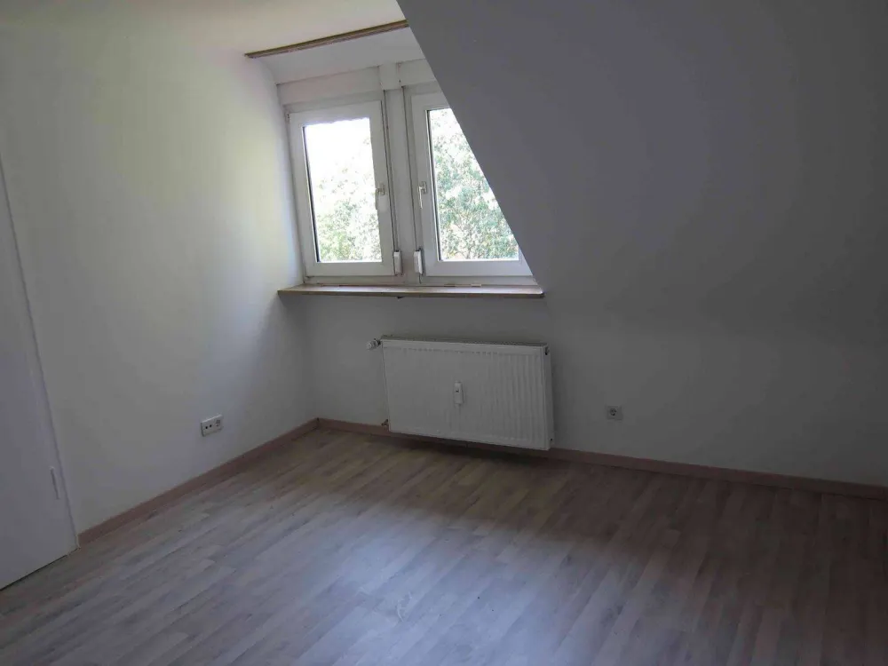 Helle 3-Zimmer-Wohnung mit zusätzlichem Arbeitszimmer und Balkon in ruhiger Lage