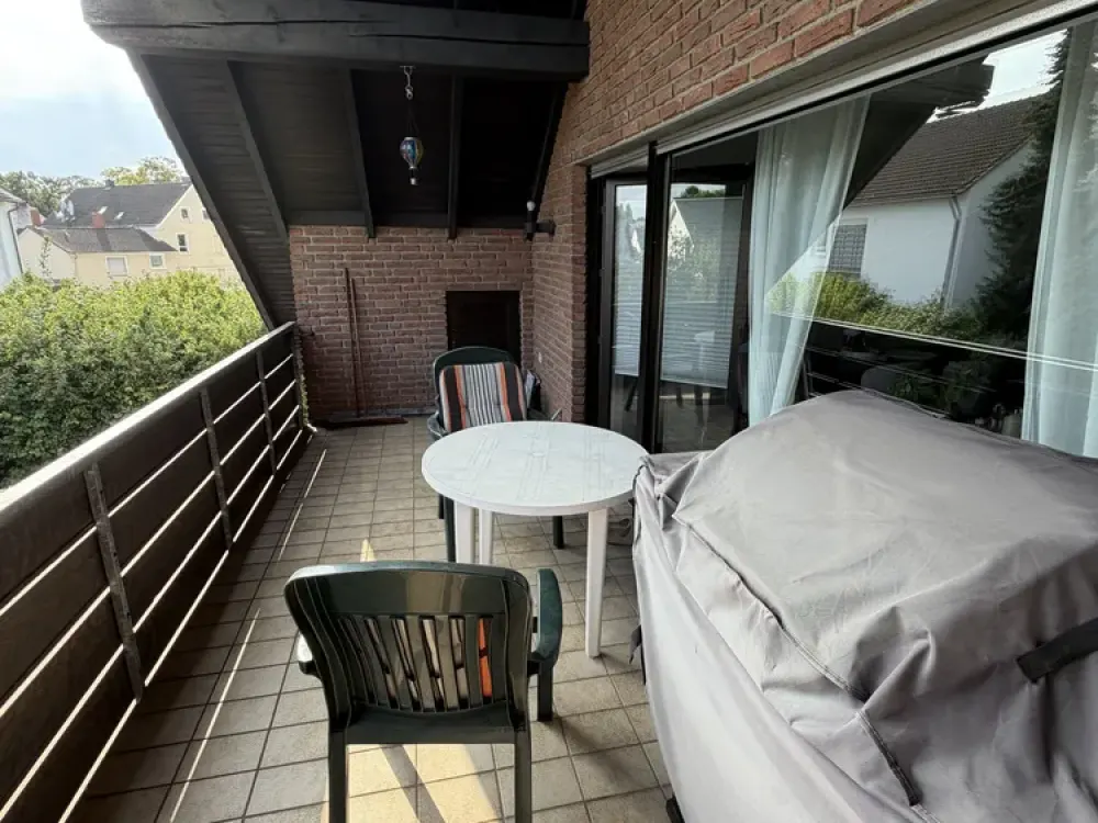 Einliegerwohnung mit EBK/Stellplätzen/Loggia