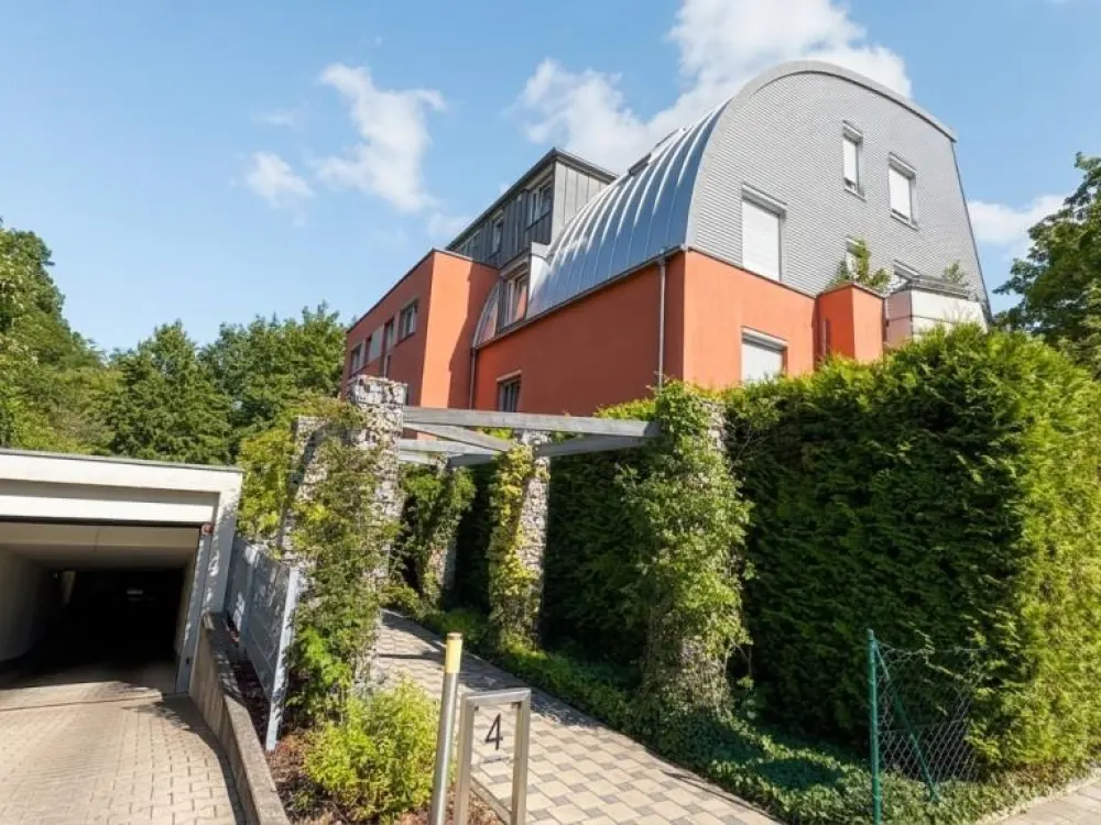 Exklusive 4 Zi. Whg mit Einbauküche und Tiefgarage in begehrter Lage im Nürnberg Norden