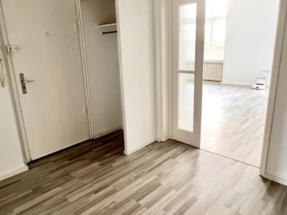 BEL ETAGE، شقة قديمة ذات غرفتين واسعة بالقرب من فويرستنبلاتز