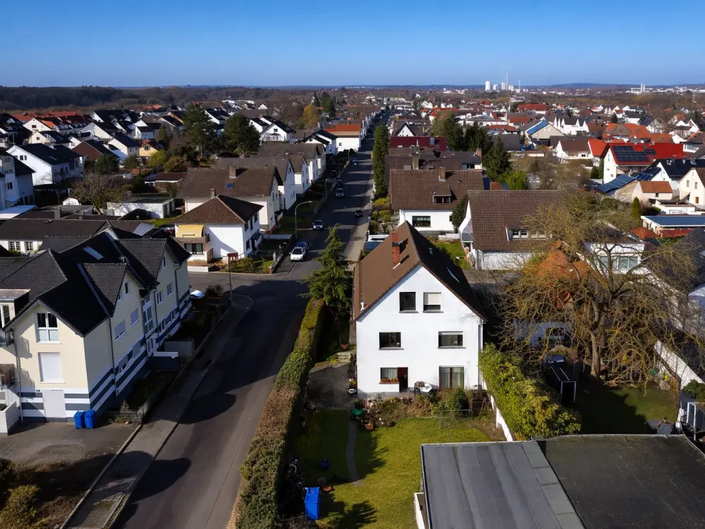 Exklusiv modernisierte 3-Zimmer-OG-Wohnung mit Süd-West-Balkon, Garage & Stellplatz in Seligenstadt