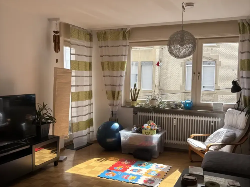 Your New Home: 3-Room Apartment in Stuttgart-Süd