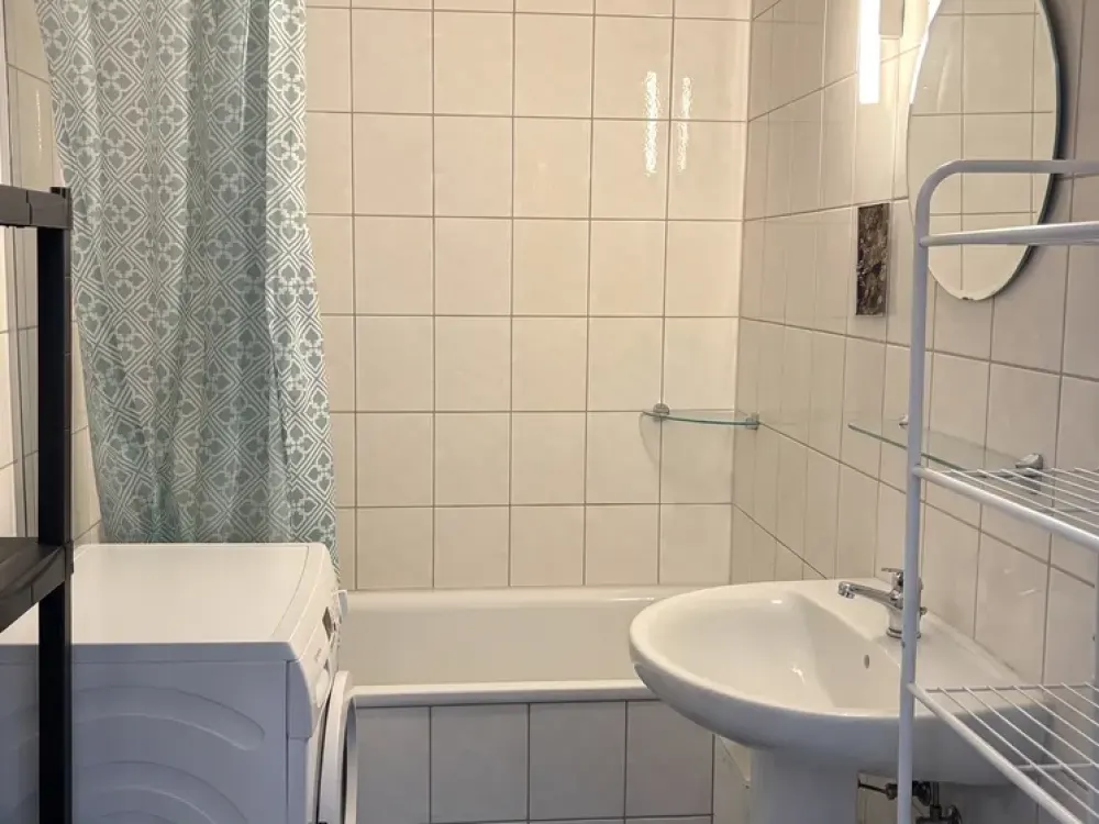 Your New Home: 3-Room Apartment in Stuttgart-Süd