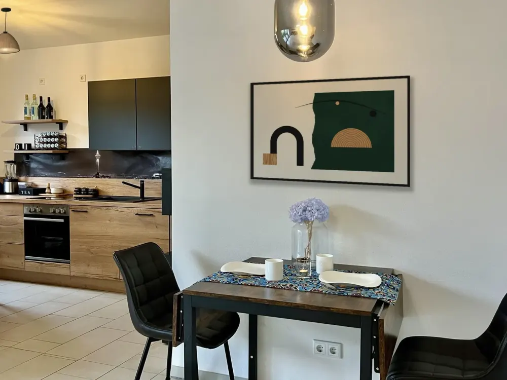 Wohnen mit Charakter: Elegante 2-Zimmer-Wohnung in Oberkassel