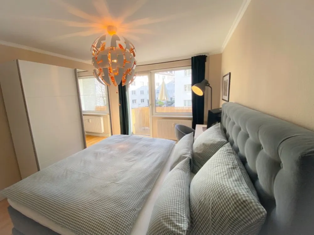 URBANELITE.COM // Keine Kaution! (keine Kaution) // In der Nähe des Opernplatzes // All inklusive eingerichtetes Luxuszimmer mit privatem Balkon im Herzen von Frankfurt Westend!!