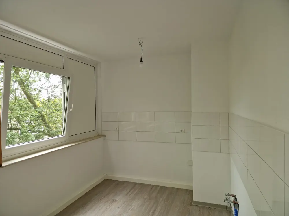 Take me! Completely renovated 2-room apartment with balcony!