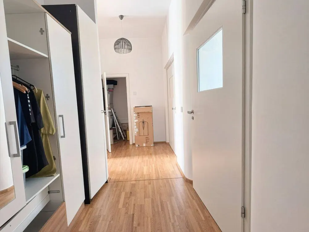 Sehr exklusive 3 - Zimmerwohnung mit Terrasse und Pkw - Stellplatz !!!