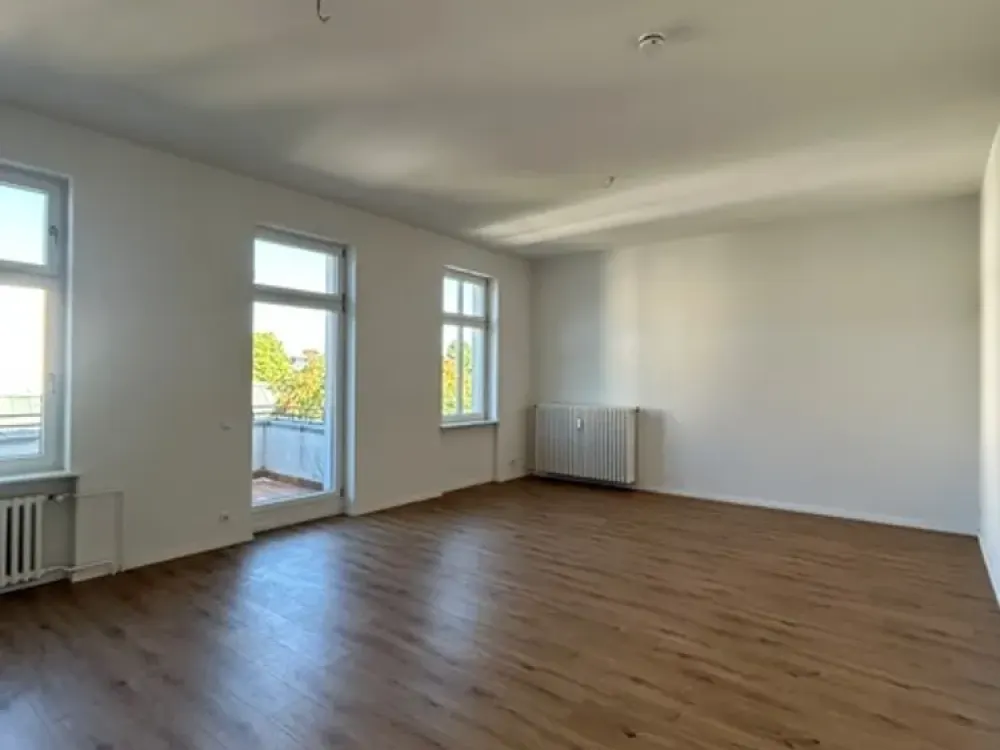 Spacious and Bright Apartment with Large Terrace and Modern Fitted Kitchen