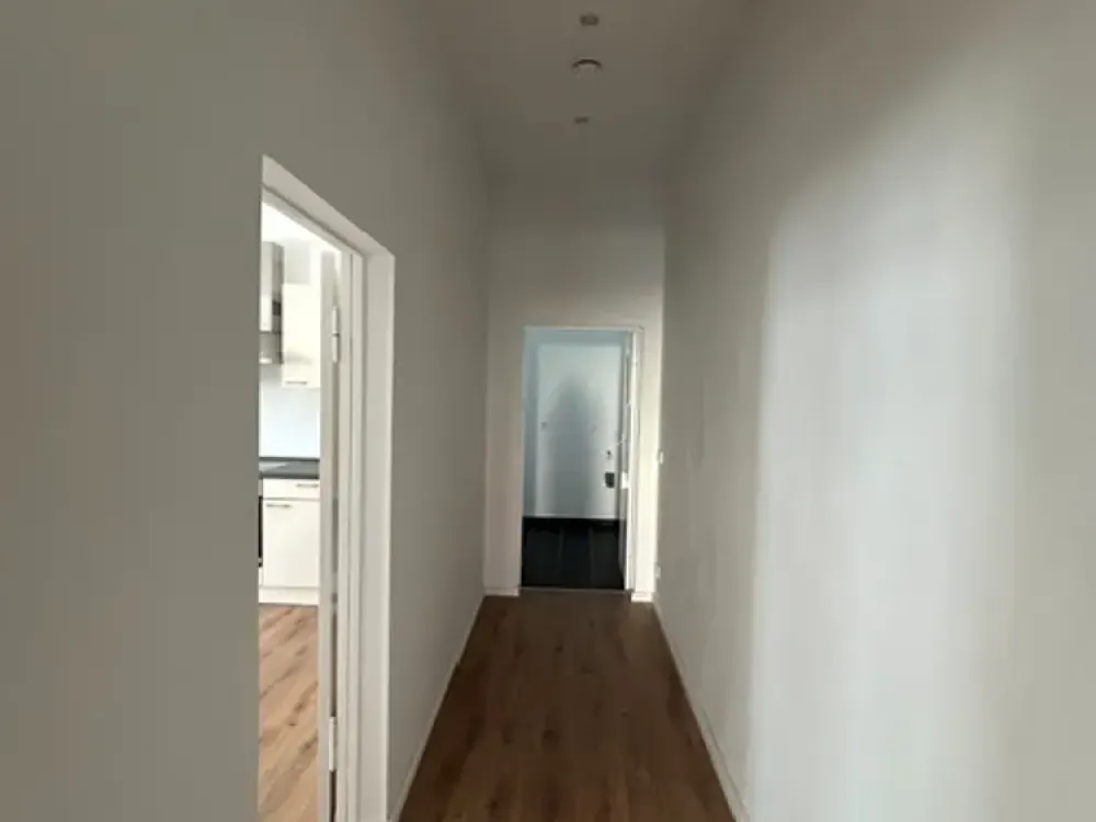 Spacious and Bright Apartment with Large Terrace and Modern Fitted Kitchen