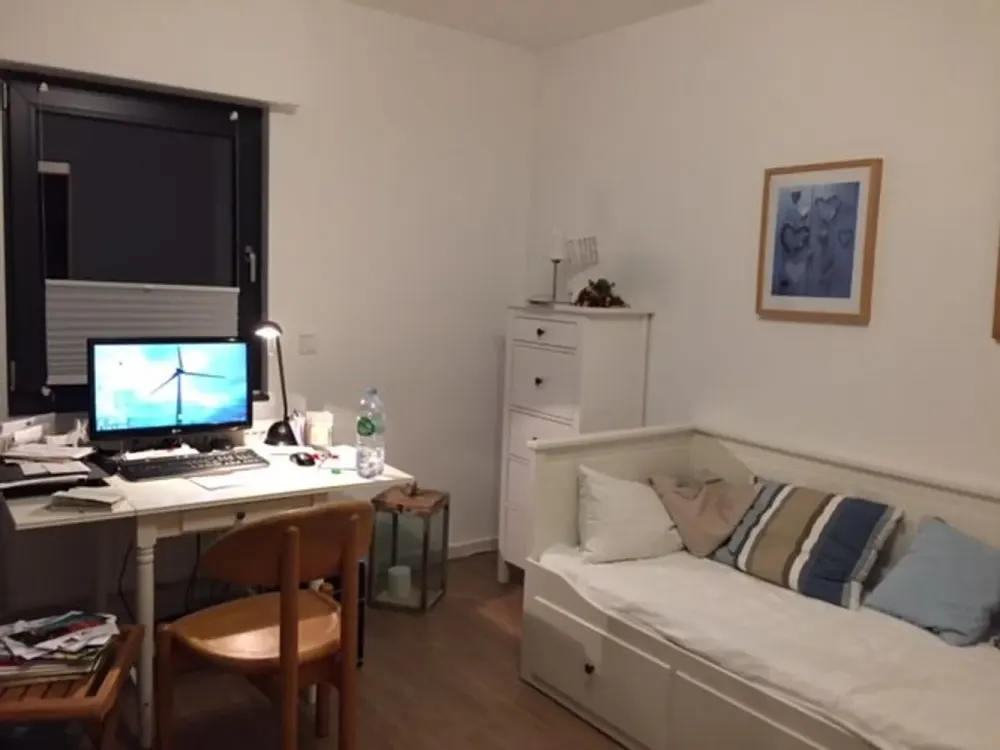 Charming 3-Room Apartment with South-Facing Balcony in MS-Gremmendorf