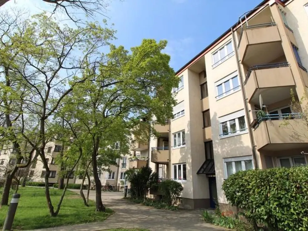 ONLY WITH RESIDENTIAL ELIGIBILITY CERTIFICATE 3-Room Apartment on the Ground Floor with Balcony in Oberreut