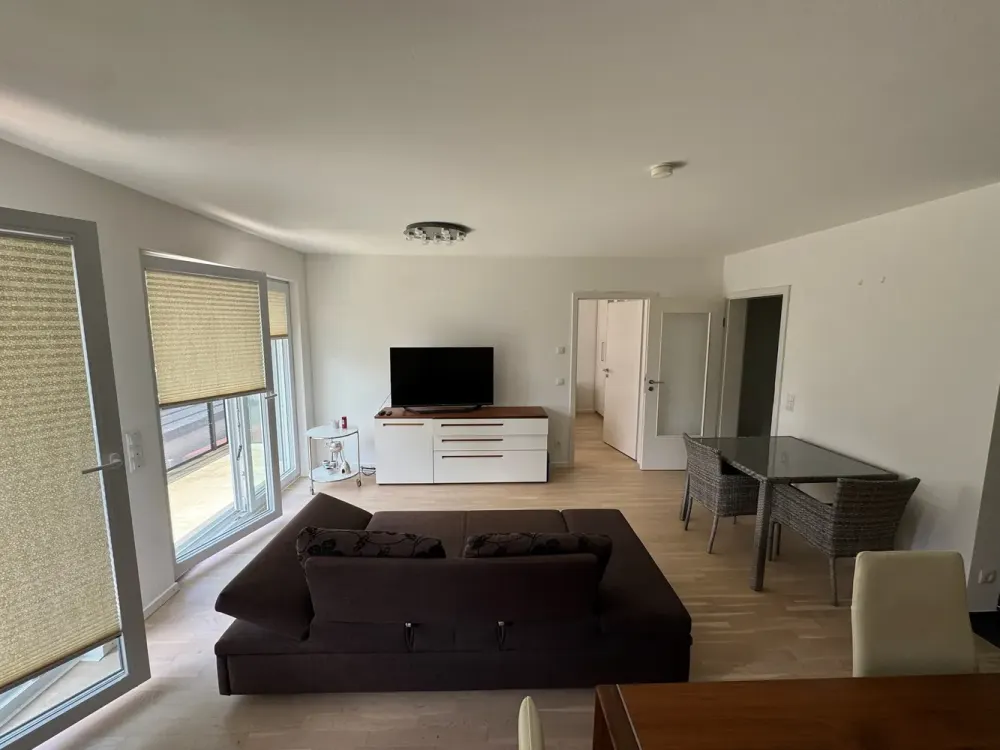 Exklusiv möblierte 2-Zi.-Wohnung mit Südbalkon, Tiefgarage & hochwertiger Ausstattung in Trudering