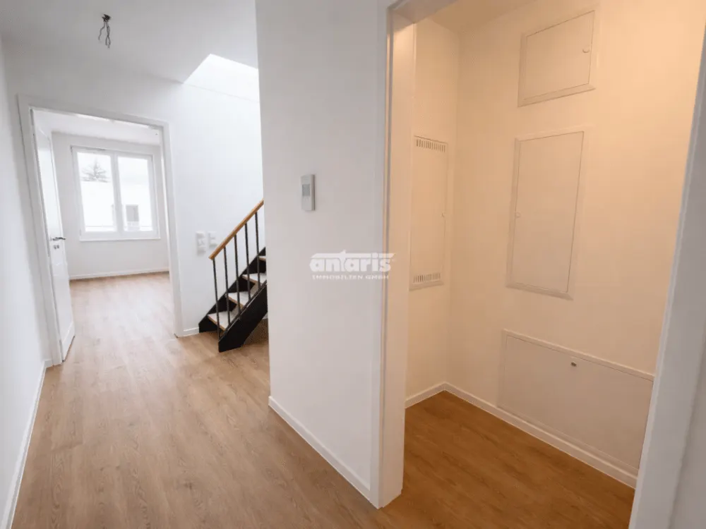 antaris Immobilien GmbH Special Living - 3-Room Apartment with Terrace and Balcony