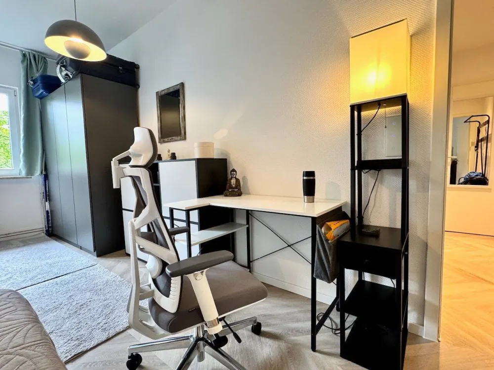 Erstbezug nach Sanierung / First Move-In: Exklusives 1-Zimmer-Design-Apartment in Berlin-Schmargendorf
