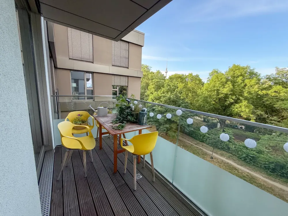 Moderne 2-Zimmer-Wohnung in Berlin-Mitte mit großem Balkon & Fernsehturmblick