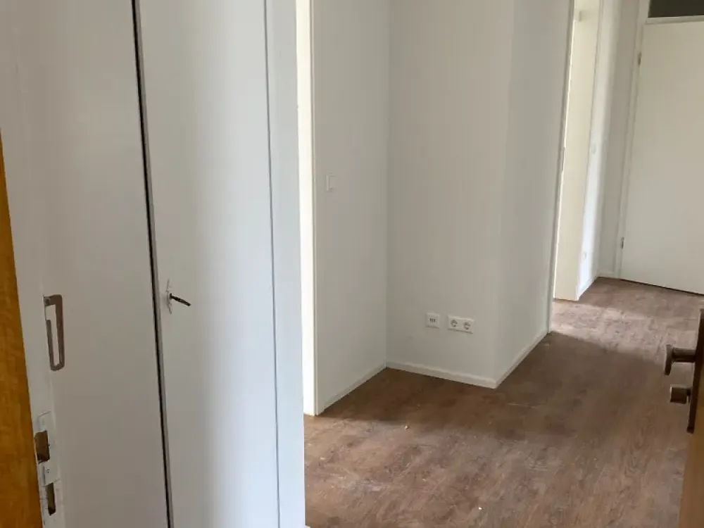 4-Room Apartment to Feel Good on the Zollberg with Cozy Balcony!