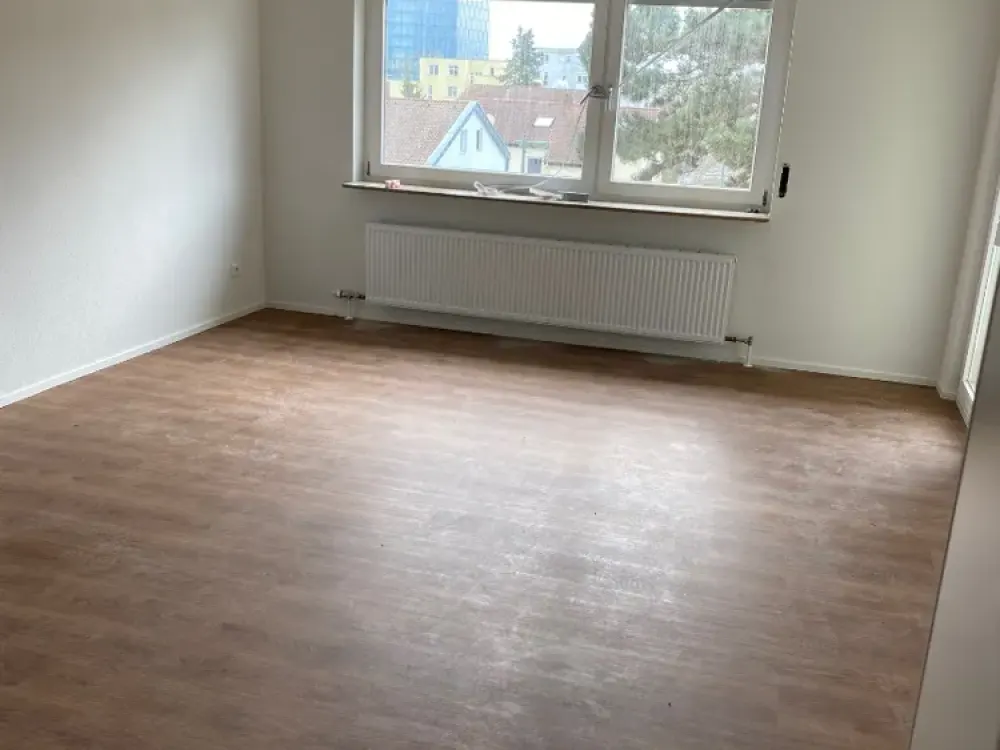 4-Room Apartment to Feel Good on the Zollberg with Cozy Balcony!
