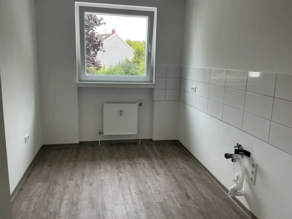 Beautiful Apartment Seeks Tenant: Practical 3-Room Apartment