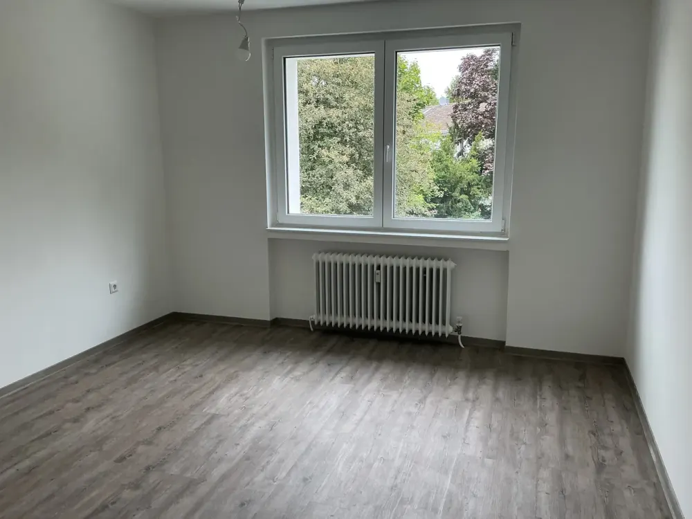 Beautiful Apartment Seeks Tenant: Practical 3-Room Apartment