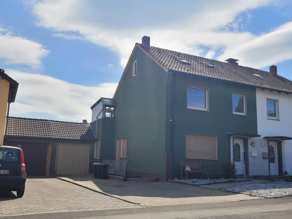 Hochwertige neu aufgebaute 5-Zimmer-Haus mit 2 Wintergärten Garte