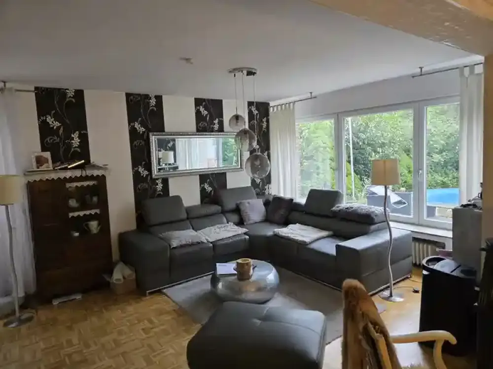 Zwei-Zimmer-Wohnung in Krefeld-Fischeln mit Kaminofen und Garten