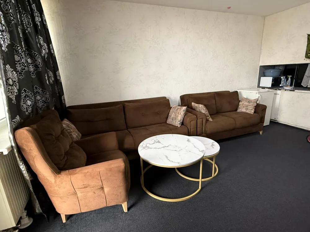 2-Zimmer-Wohnung möbliert