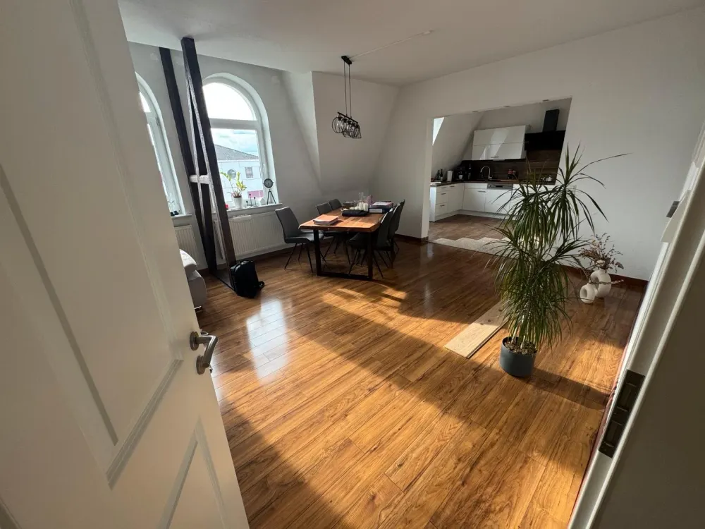 Nachmieter gesucht - 4,5-Zimmer-Dachgeschosswohnung im Loft-Stil