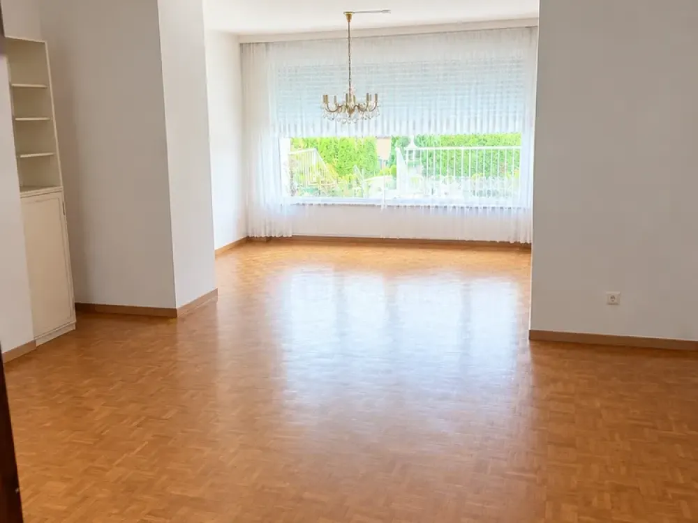 Wohnen mit Charakter: 5-Zimmer-Wohnung in Paderborn