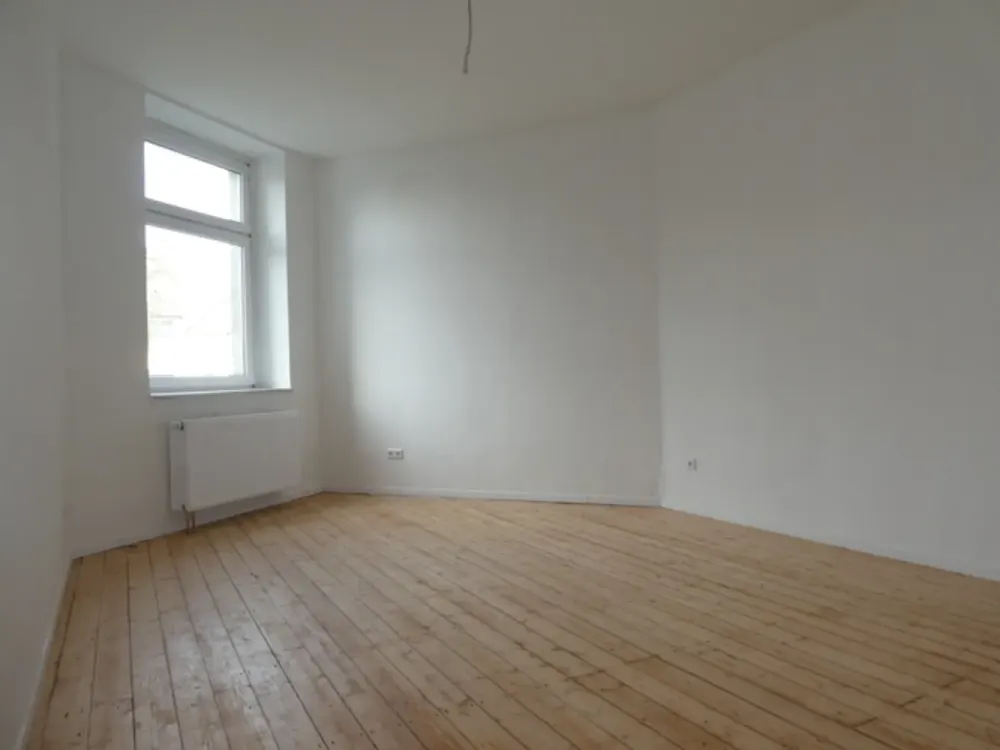 +++ sanierte Erdgeschosswohnung +++ perfekt als 4er-WG geeignet +++ ruhige Seitenstraße +++
