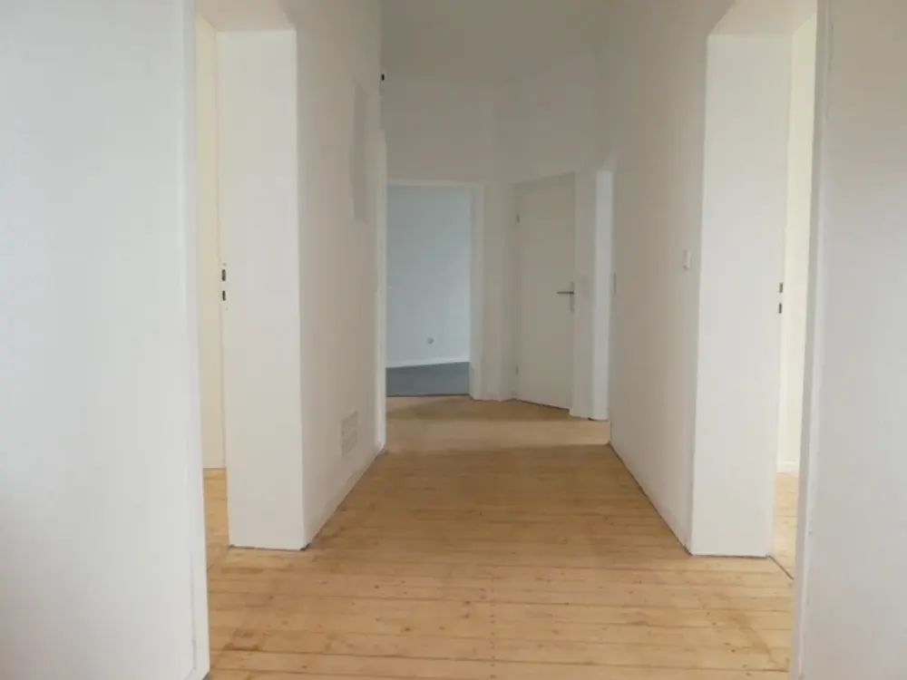 +++ sanierte Erdgeschosswohnung +++ perfekt als 4er-WG geeignet +++ ruhige Seitenstraße +++