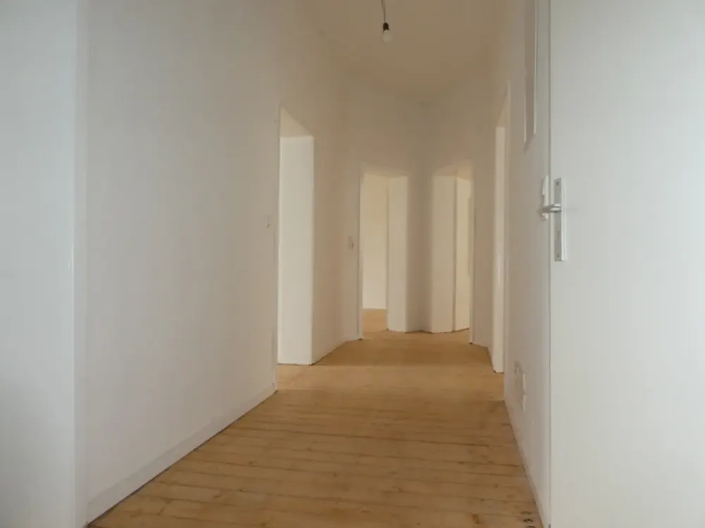 +++ sanierte Erdgeschosswohnung +++ perfekt als 4er-WG geeignet +++ ruhige Seitenstraße +++