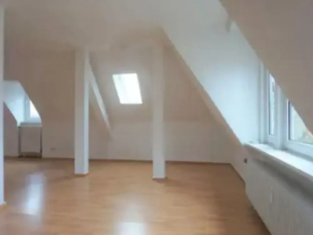 Living in the Green, Charming 2-Room Attic Apartment with West Balcony in Hannover-Waldhausen