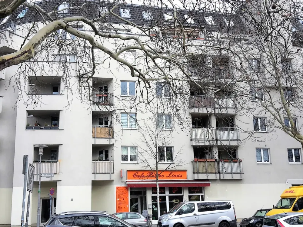 !!!WBS mit besonderem Wohnbedarf NOTWENDIG!!! Große 2-Zimmer-Wohnung mit Balkon in Lichtenberg!