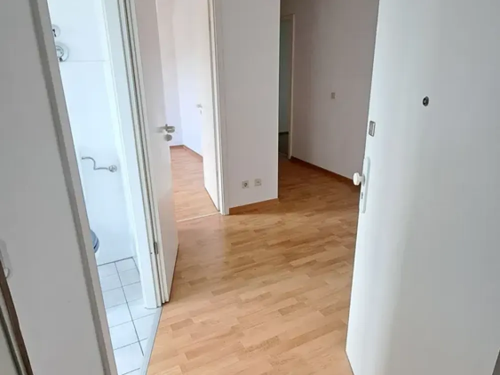 !!!WBS mit besonderem Wohnbedarf NOTWENDIG!!! Große 2-Zimmer-Wohnung mit Balkon in Lichtenberg!