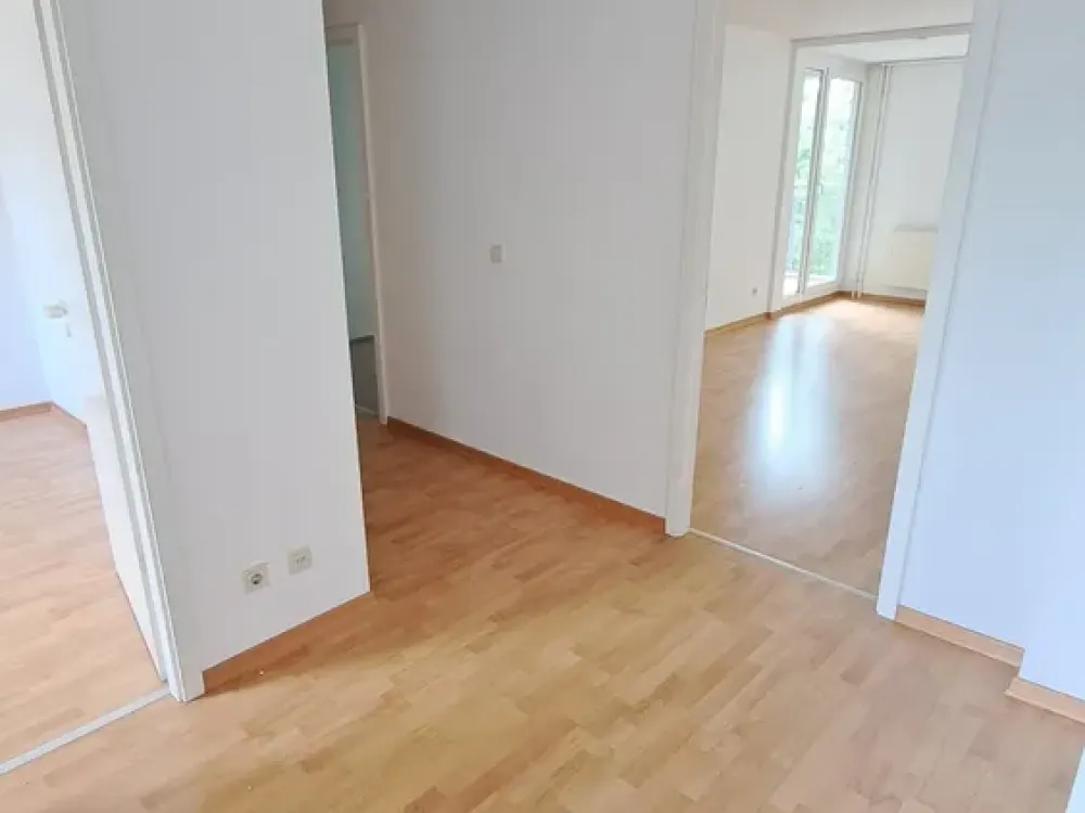 !!!WBS mit besonderem Wohnbedarf NOTWENDIG!!! Große 2-Zimmer-Wohnung mit Balkon in Lichtenberg!