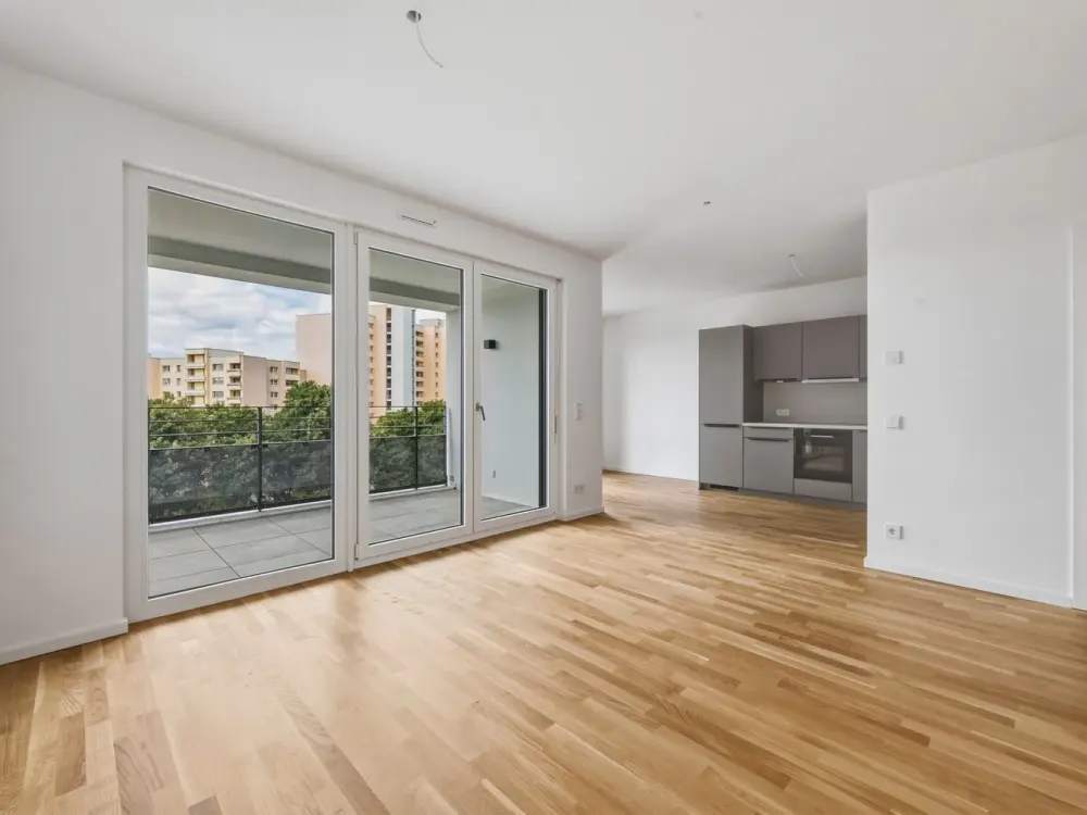 3-Room Apartment with Fitted Kitchen, Parking Space and High-Quality Features