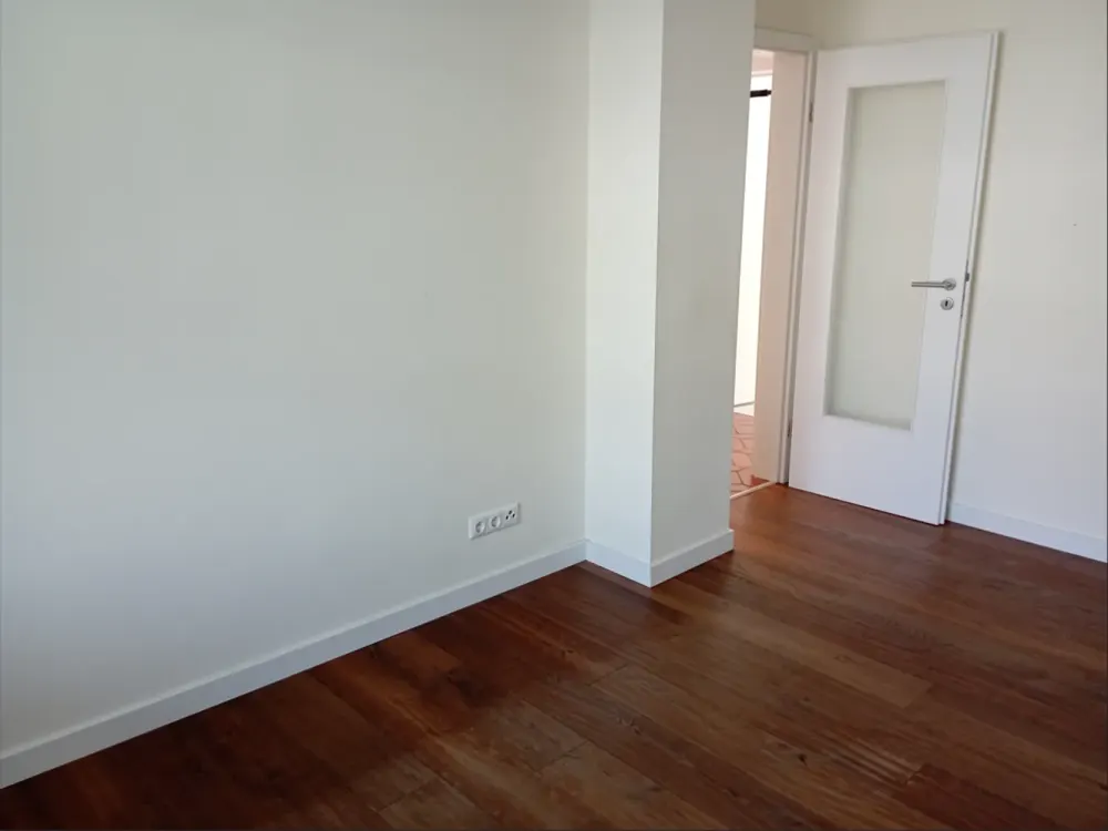Helle, voll renovierte 4-Zimmer-Wohnung mit Balkon in der Nähe von Hanau