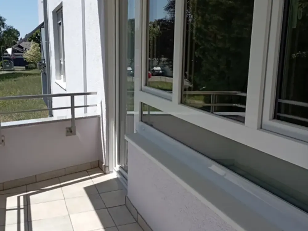 Helle, voll renovierte 4-Zimmer-Wohnung mit Balkon in der Nähe von Hanau