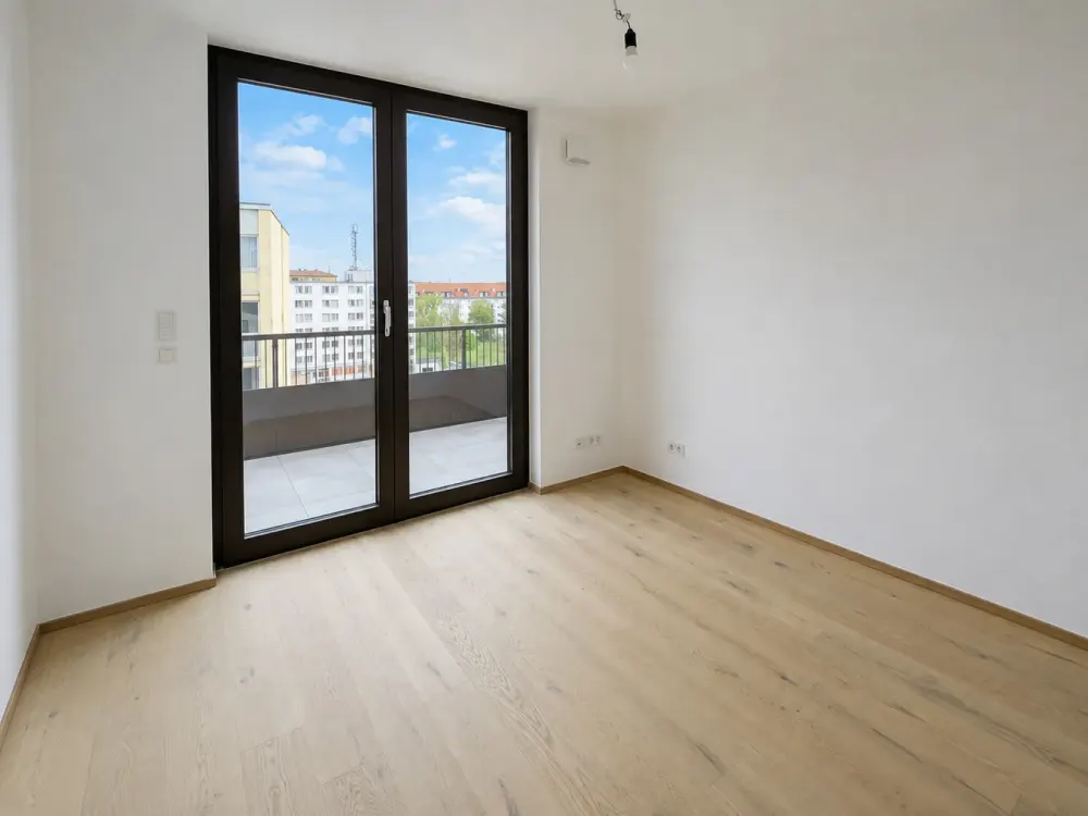 4-Room Maisonette in Schwabing with Living Area at the Top and Two Roof Terraces (4.13)