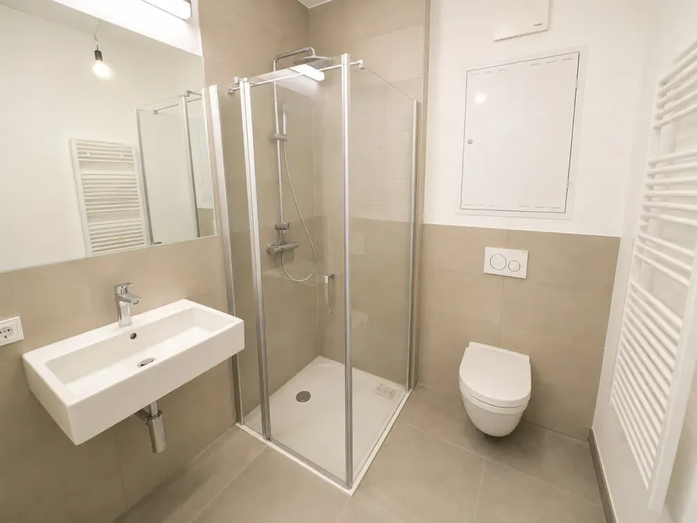 4-Room Maisonette in Schwabing with Living Area at the Top and Two Roof Terraces (4.13)