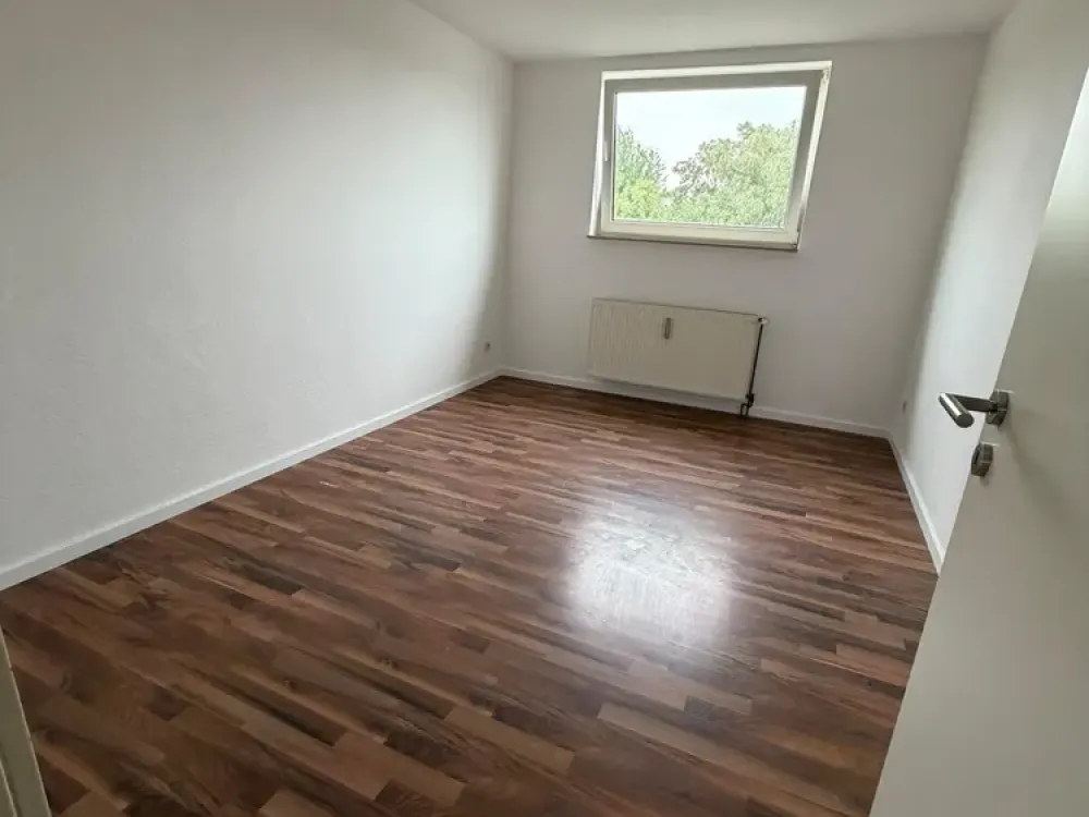 Helle 3,5 Zi. Whg. mit Dusche u. Badewanne, DG, Aufzug