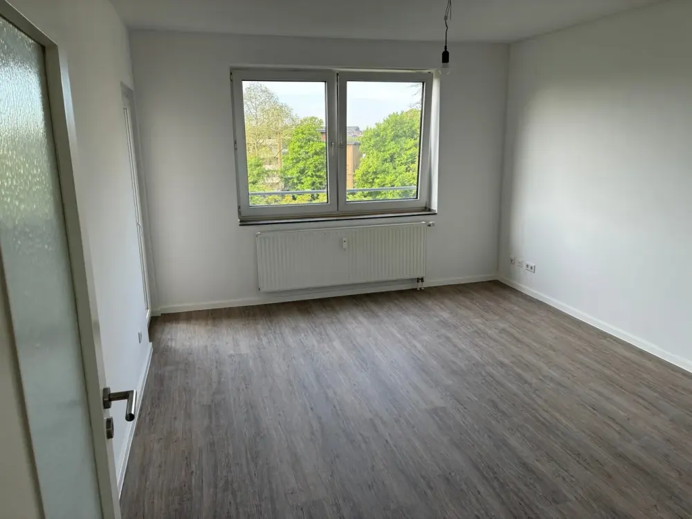 !!!1600/47202/125 " Aufzug nach oben - 4. OG - 2 Zimmer mit Ausblick!!!