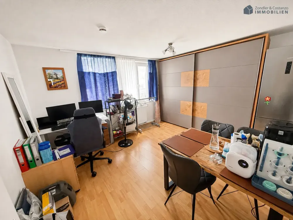 FOR FEELING GOOD: * Cozy 3-room apartment in S-Rohracker * Fitted kitchen * Daylight bathroom * Cellar * Balcony * Garage *
