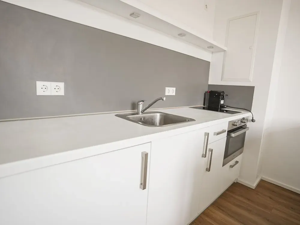 All Inclusive in the Heart of Stuttgart: Furnished Apartment with Garden Area and Underground Parking Space
