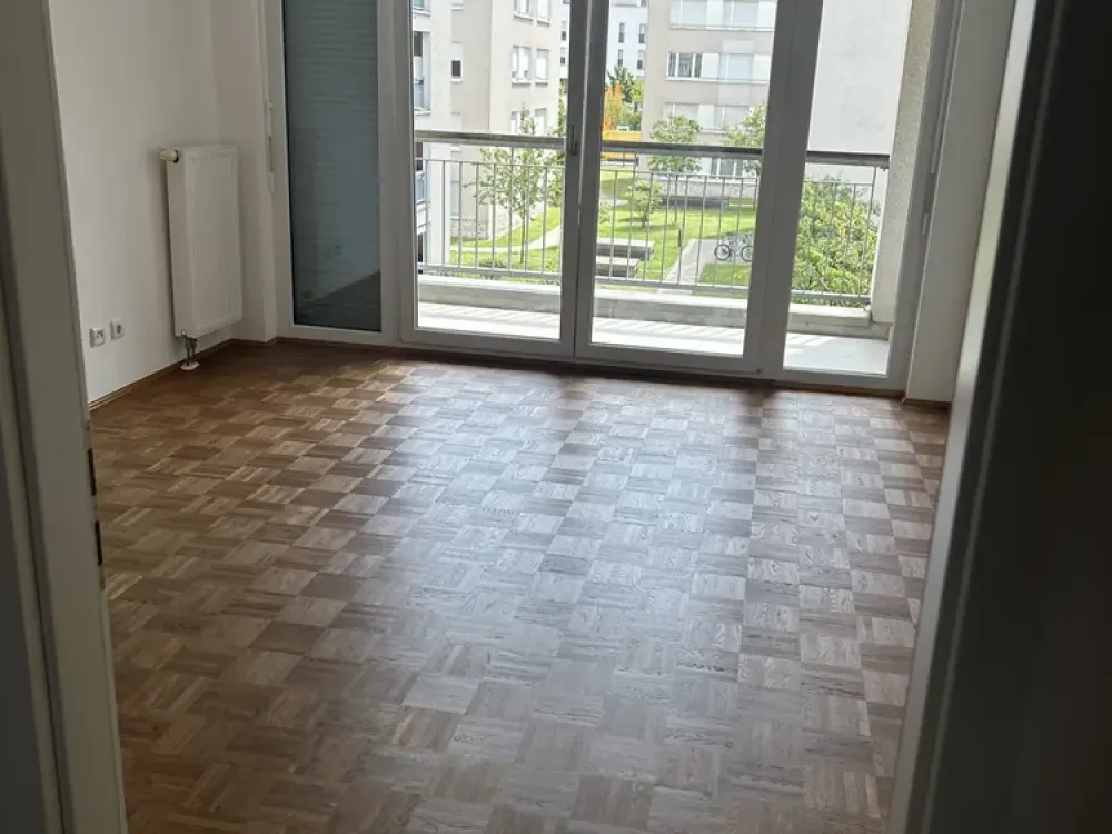 Light, Space and Comfort - 4-Room Apartment with Two Loggias at Riedberg