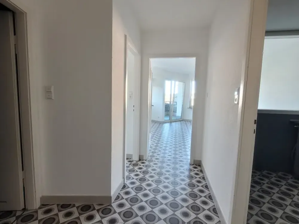 Vollständig renovierte 2-Zimmer-Wohnung mit Balkon und EBK in Stuttgart
